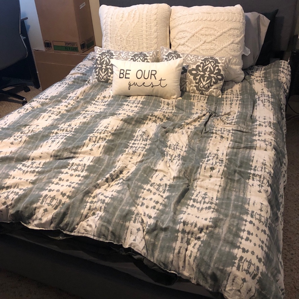 Urban outfitters queen duvet cover